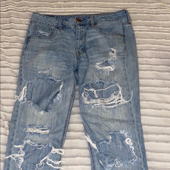 American Eagle Ripped Mom Jeans - Picture 1 of 4